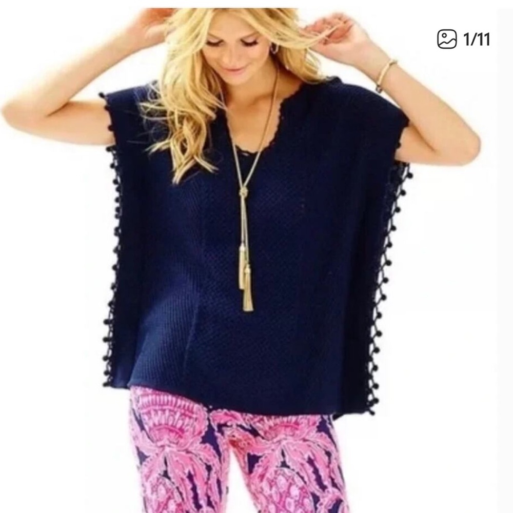 Lilly Pulitzer navy Keating knit poncho size small